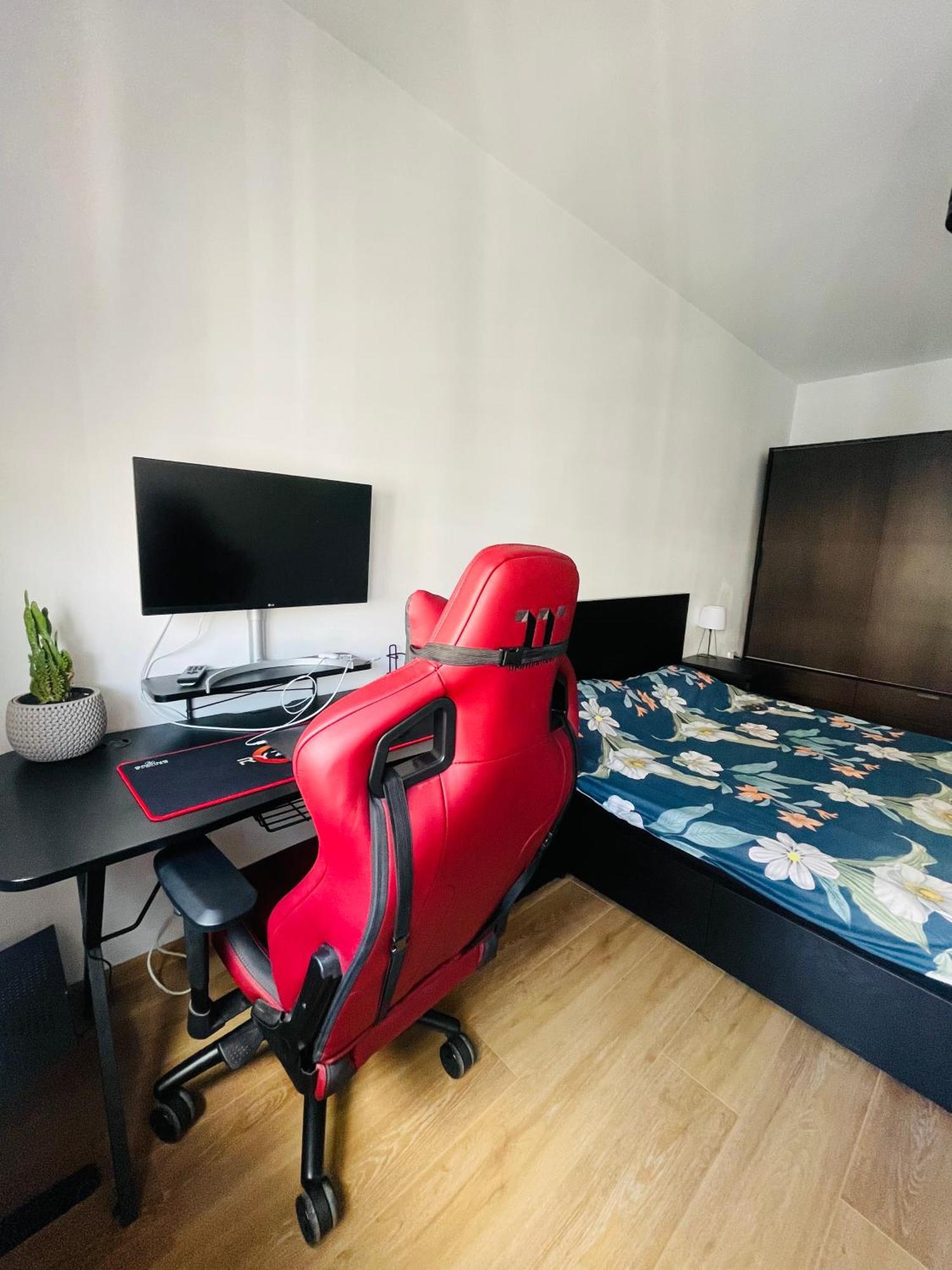 Cozy Apartment With Free Parking Kaloşvar Dış mekan fotoğraf